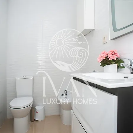 Casa Matias Ivan Luxury Homes 9ª Norte 1ª Linea